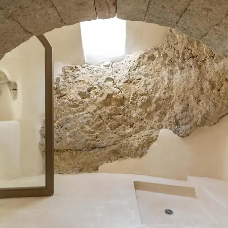 Case de vacanță Paleopoli Cave House
