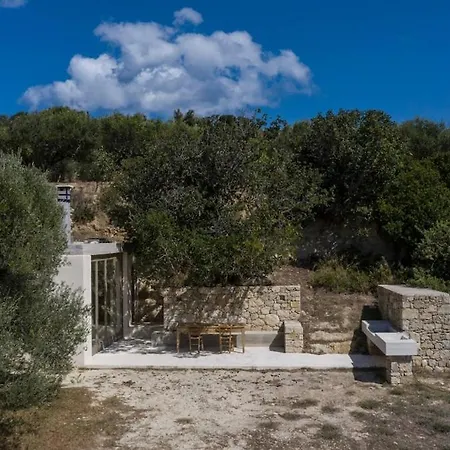Paleopoli Cave House 키시라