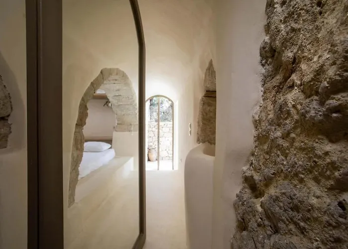 Paleopoli Cave House