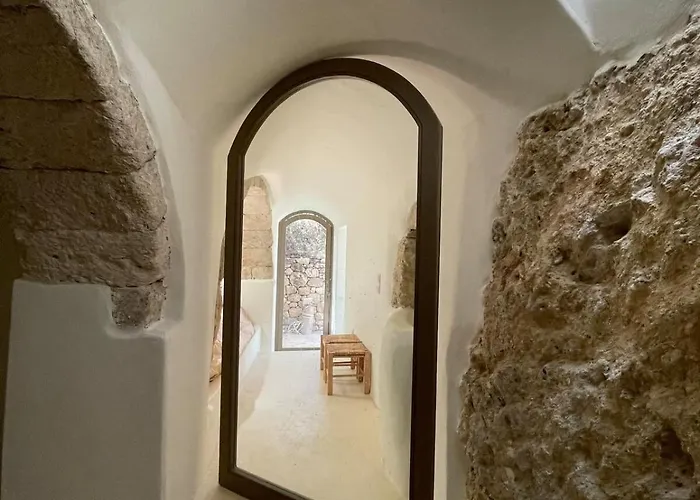 Paleopoli Cave House *
