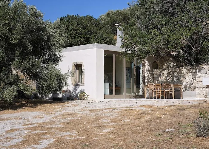 Paleopoli Cave House *